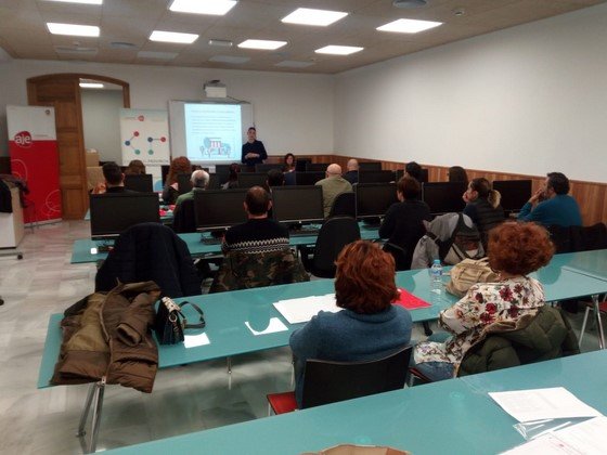Foto de AJE Valdepeñas sobre el taller impartido