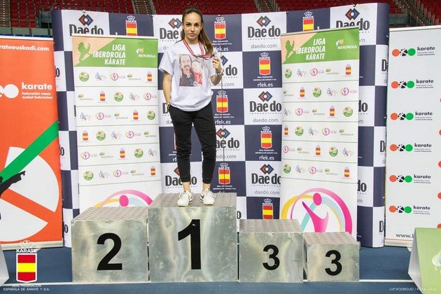 Nidia García en el pódium Nidia García en el pódium