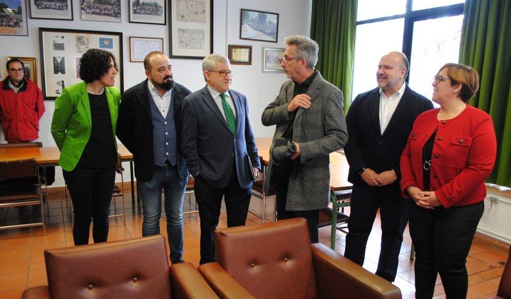 Visita del Consejero de Educación, Ángel Felpeto, al IES Bernardo de Balbuena Visita del Consejero de Educación, Ángel Felpeto, al IES Bernardo de Balbuena