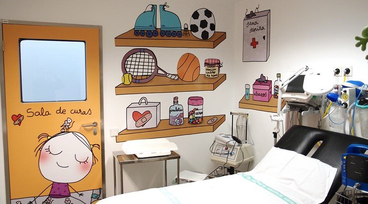 FOTO NOTA SANIDAD. Decoración Pediatría HGUCR (Copiar)