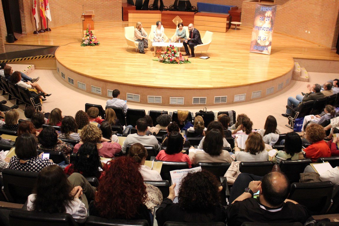 XXXIII Jornadas del Día Internacional de la Enfermería XXXIII Jornadas del Día Internacional de la Enfermería