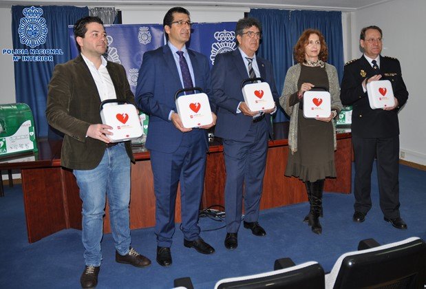Desfibriladores automáticos en las Comisarías de Policía Nacional de la provincia Desfibriladores automáticos en las Comisarías de Policía Nacional de la provincia
