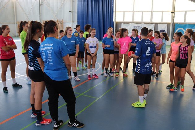 Escuela de verano de balonmano en Manzanares Escuela de verano de balonmano en Manzanares