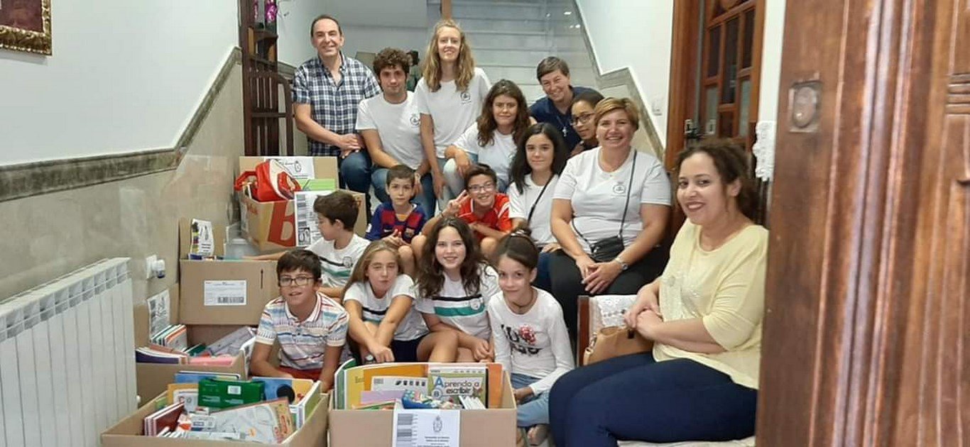 Entrega material escolar