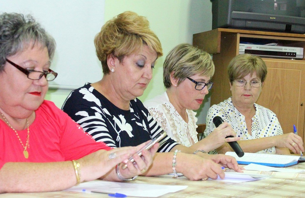 A. mujeres asamblea A. mujeres asamblea