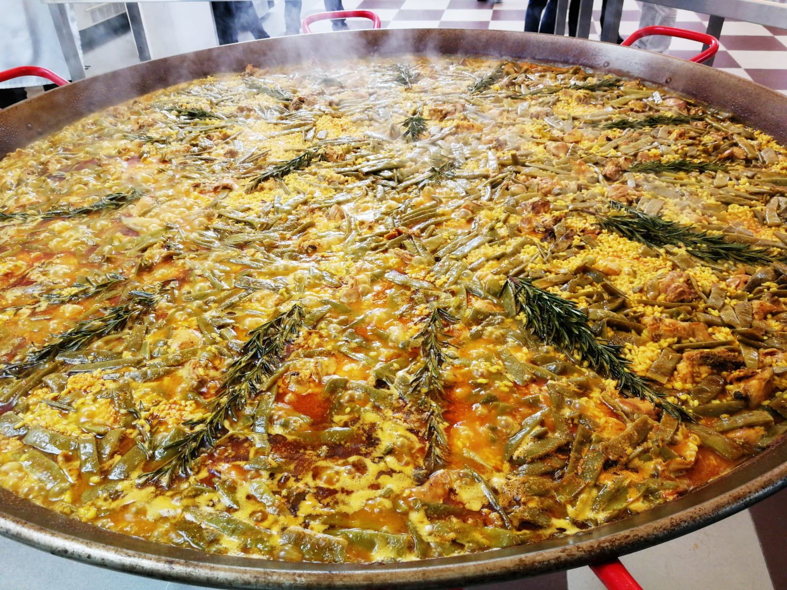 Paella de Duelos y Quebrantos para las familias de Cognac que nos visitaron Paella de Duelos y Quebrantos para las familias de Cognac que nos visitaron