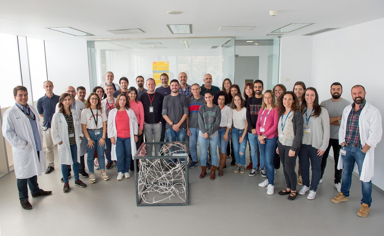 Grupo Investigadores escultura neurona SENC