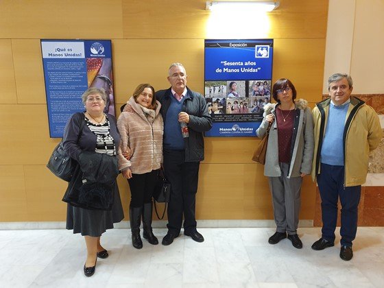 Miembros de Manos Unidas en la exposición "Sesenta años de Manos Unidas" Miembros de Manos Unidas en la exposición "Sesenta años de Manos Unidas"