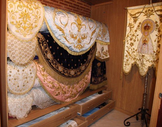Vestidor Virgen Peñarroya Vestidor Virgen Peñarroya