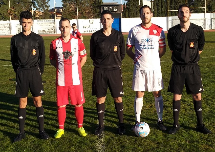 Trío arbitral y capitanes Trío arbitral y capitanes