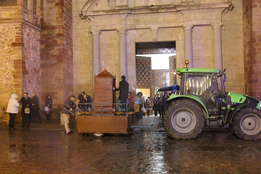 1-Traslado de la Virgen el domingo