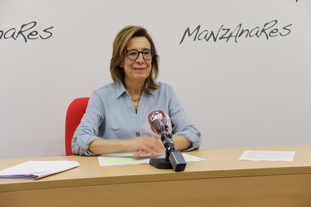 Isabel Quintanilla anuncia becas escolares Isabel Quintanilla anuncia becas escolares